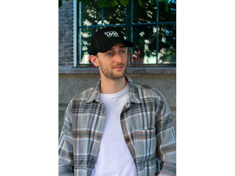 Retail line Trucker cap Retail line Trucker cap