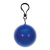 Bal met regenponcho