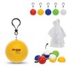 Bal met regenponcho