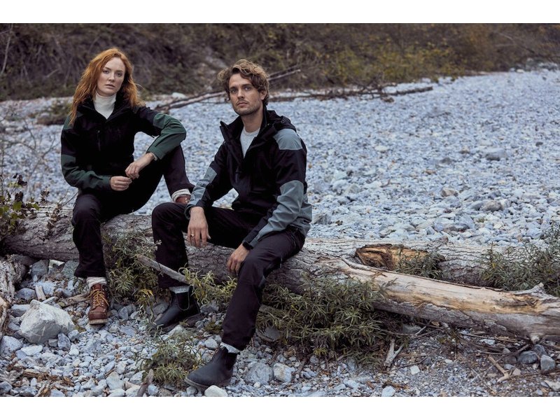 Clique jassen bedrukken met eigen logo? Al vanaf 5 stuks mogelijk Clique jassen bedrukken met eigen logo? Al vanaf 5 stuks mogelijk