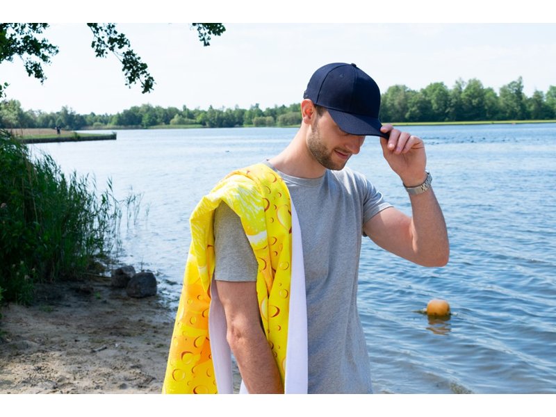 Nilton's Retail Medium cap Nilton's Retail Medium cap