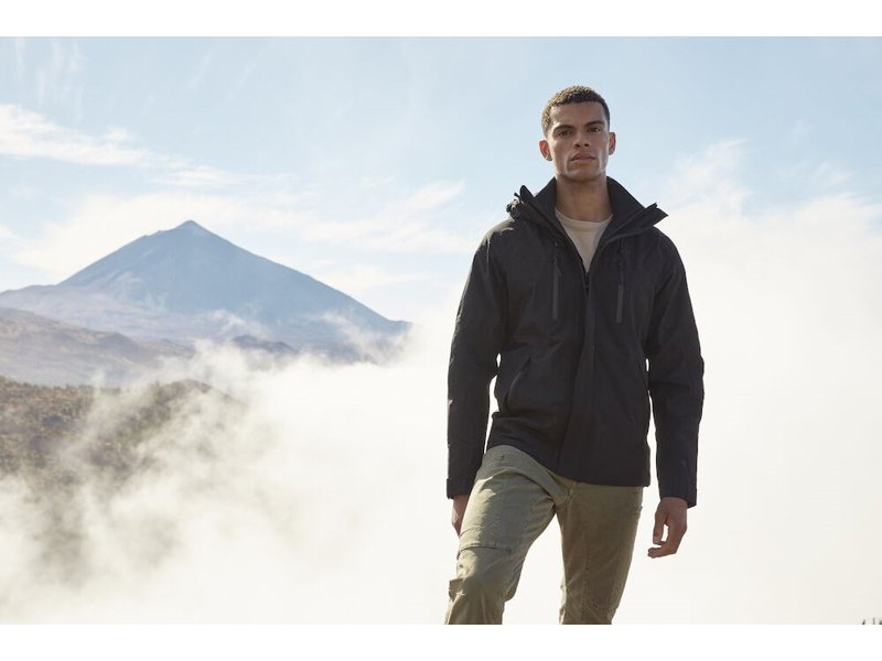 Clique jassen bedrukken met eigen logo? Al vanaf 5 stuks mogelijk Clique jassen bedrukken met eigen logo? Al vanaf 5 stuks mogelijk