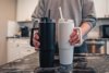 Tana Gerecyclede Plastic Tumbler met Handvat 900 ml - Duurzame Drinkfles | Totziens Promotions Tana Gerecyclede Plastic Tumbler met Handvat 900 ml - Duurzame Drinkfles | Totziens Promotions
