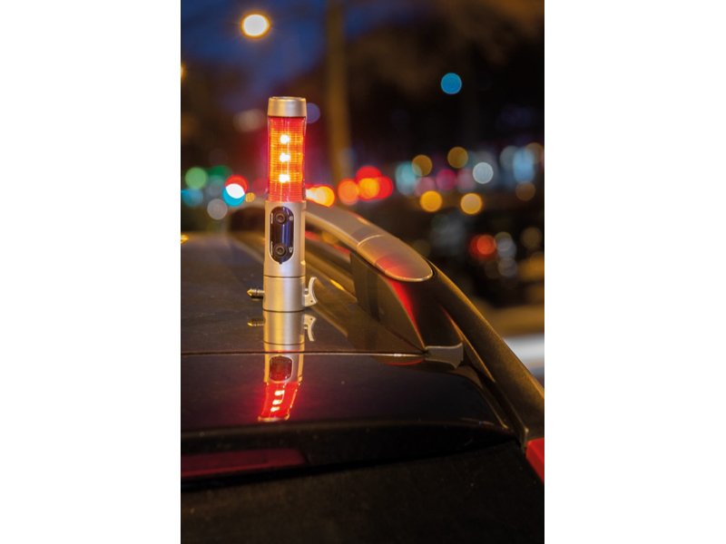 Veiligheidszaklamp met noodhamer