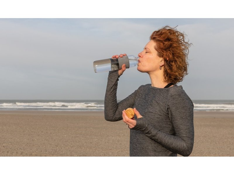 Impact borosilicaat glazen fles met bamboe deksel Impact borosilicaat glazen fles met bamboe deksel