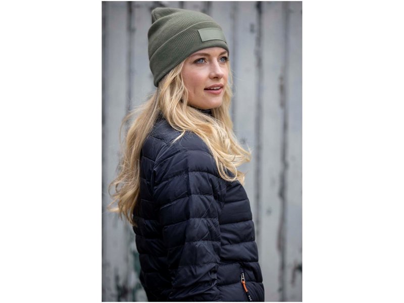 Ook in de winter vergeet u uw relaties niet. Geef ze een muts bedrukt met uw eigen logo of bedrijfsnaam cadeau Ook in de winter vergeet u uw relaties niet. Geef ze een muts bedrukt met uw eigen logo of bedrijfsnaam cadeau