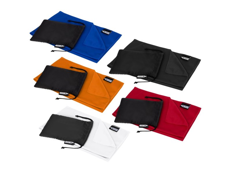 Raquel gerecyclede PET sport koelhanddoek in een pouch