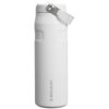 Stanley IceFlow™ 2.0 700 ml waterfles met openklapbaar deksel Stanley IceFlow™ 2.0 700 ml waterfles met openklapbaar deksel