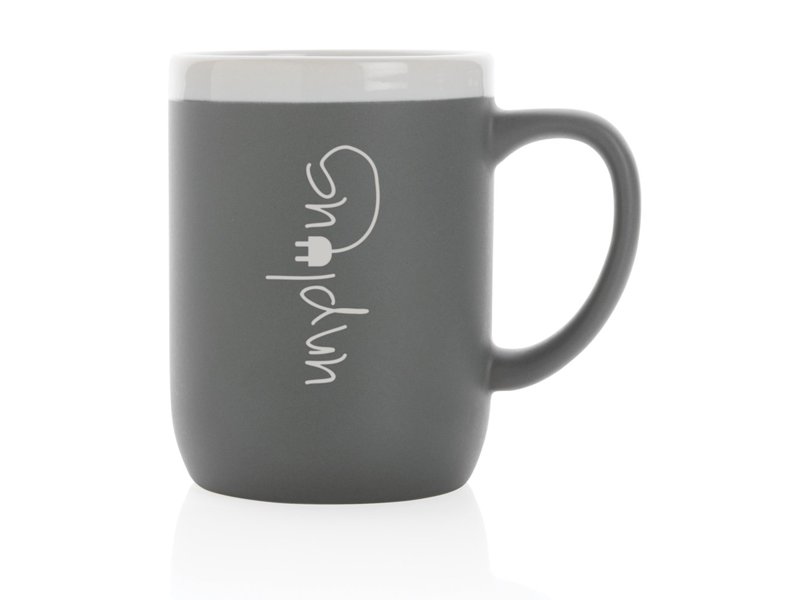 Keramische mok met witte rand