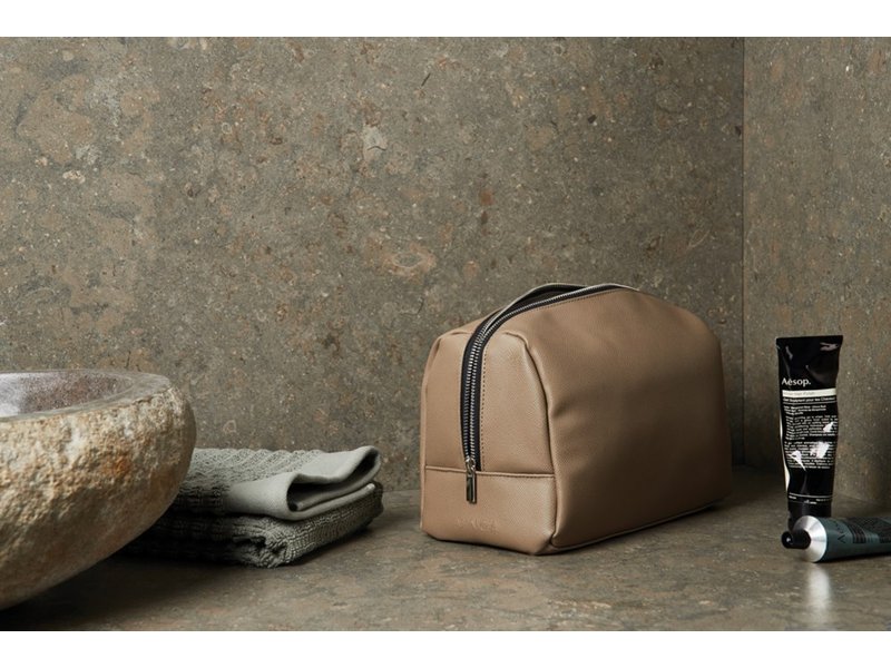 VINGA Bermond RCS gerecycled PU toilettas