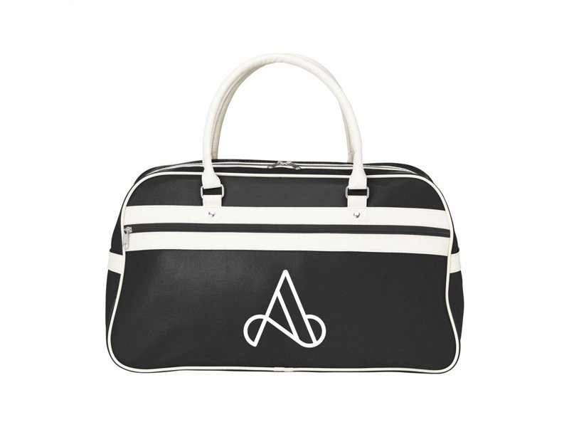 Retro sporttassen als relatiegeschenk? Bedruk uw bedrijfslogo op deze retro sportbag Retro sporttassen als relatiegeschenk? Bedruk uw bedrijfslogo op deze retro sportbag