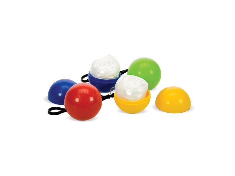 Bal met regenponcho