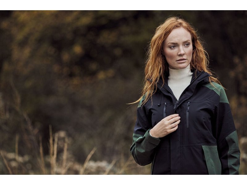 Clique jassen bedrukken met eigen logo? Al vanaf 5 stuks mogelijk Clique jassen bedrukken met eigen logo? Al vanaf 5 stuks mogelijk