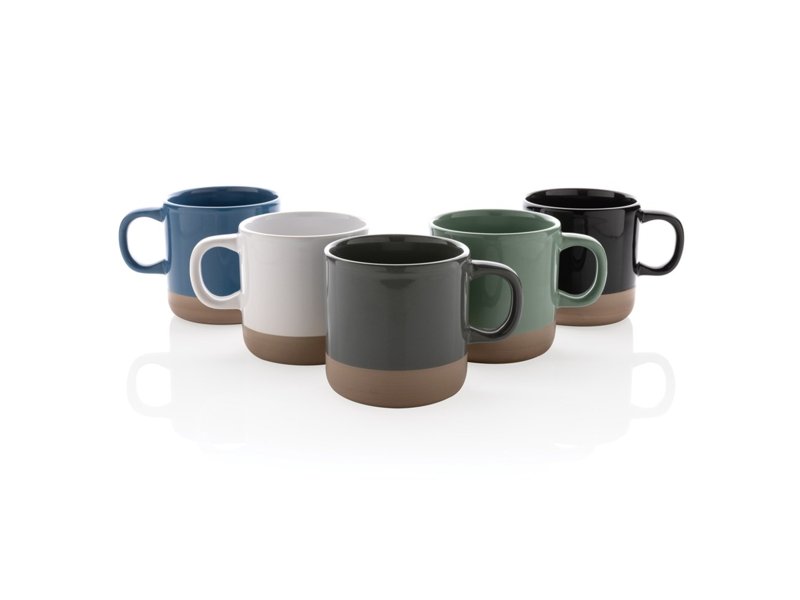 Geglazuurde keramische mok Geglazuurde keramische mok