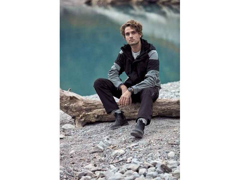 Clique jassen bedrukken met eigen logo? Al vanaf 5 stuks mogelijk Clique jassen bedrukken met eigen logo? Al vanaf 5 stuks mogelijk