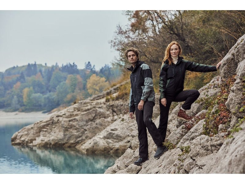 Clique jassen bedrukken met eigen logo? Al vanaf 5 stuks mogelijk Clique jassen bedrukken met eigen logo? Al vanaf 5 stuks mogelijk