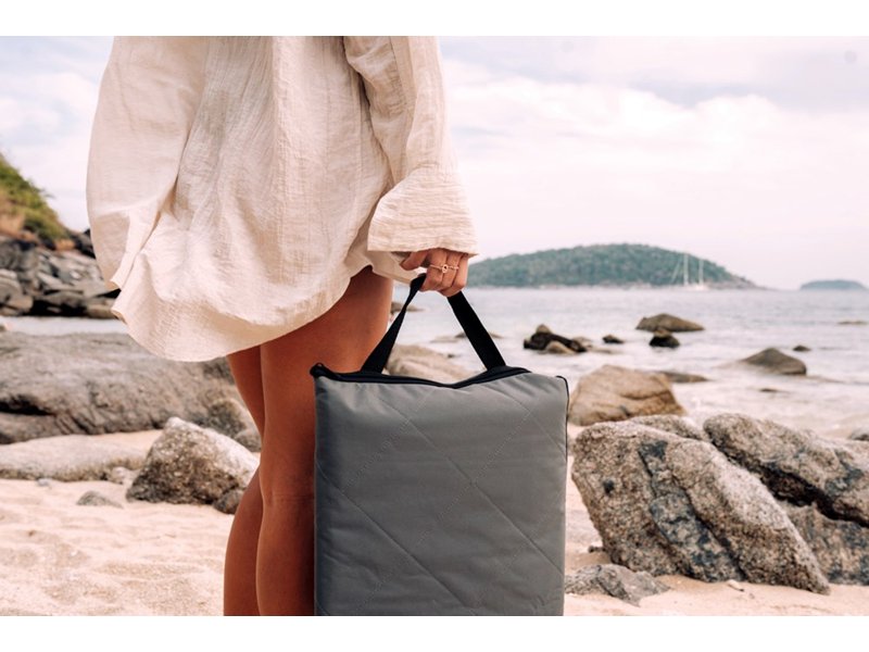 Impact Aware™ RPET opvouwbare gewatteerd picknickkleed Impact Aware™ RPET opvouwbare gewatteerd picknickkleed