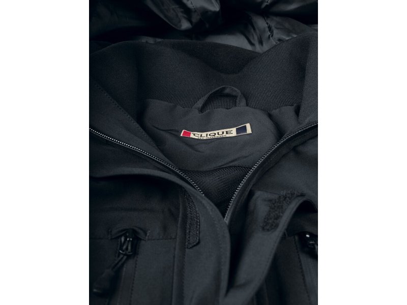 Clique jassen bedrukken met eigen logo? Al vanaf 5 stuks mogelijk Clique jassen bedrukken met eigen logo? Al vanaf 5 stuks mogelijk