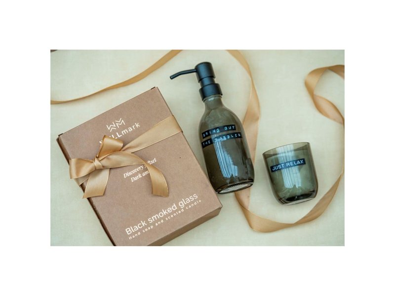 Wellmark Discovery 200 ml handzeepdispenser en 150 g geurkaarsenset - donker amberkleurige geur