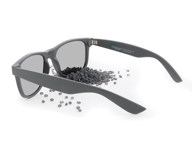 Recycled plastic zonnebril