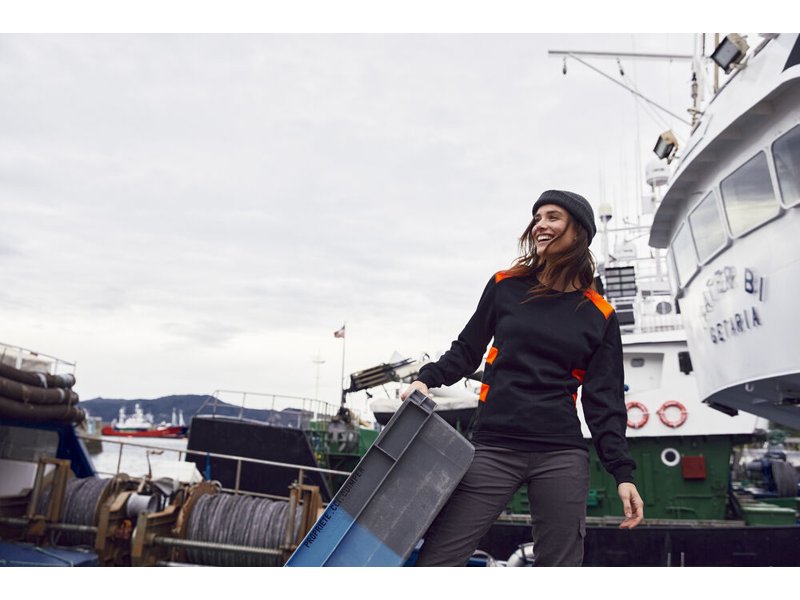 Clique Ambition Roundneck