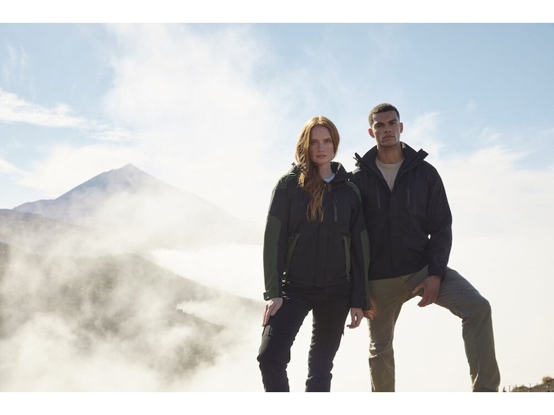 Clique jassen bedrukken met eigen logo? Al vanaf 5 stuks mogelijk Clique jassen bedrukken met eigen logo? Al vanaf 5 stuks mogelijk