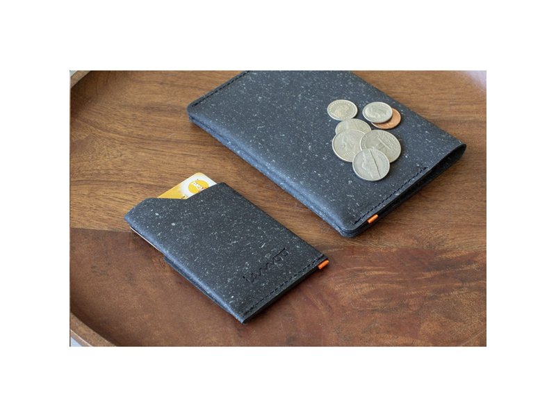 Recycled Leather Passport Holder paspoorthoesje